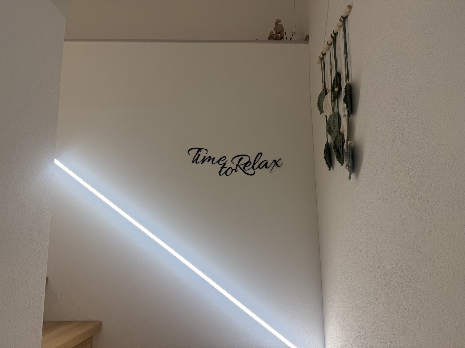 Scala interna in legno con illuminazione LED